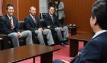 ［長崎県］長崎日大野球部選抜へ健闘誓う　諫早市長を訪問