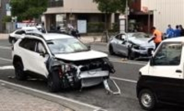 【速報】福岡市早良区で西鉄バスなど4台絡む事故　2人搬送、明治通りの一部2時間通行止め