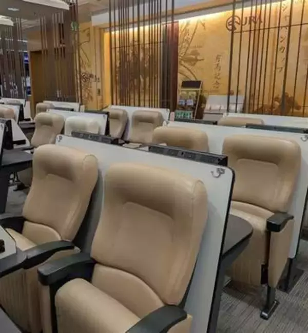 福岡市・中洲のJRA場外発券所がどんたく休憩所に　5月4日、無料で開放