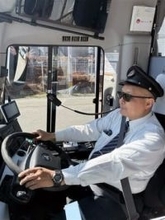 西鉄がバス運転士のサングラス着用を本格導入　安全性と労働環境向上狙う