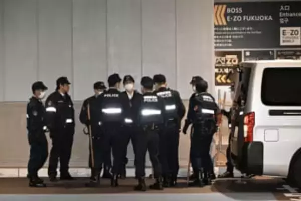 ドーム周辺にパトカー続々…福岡市の殺人未遂事件、容疑者逃走「早く捕まって」