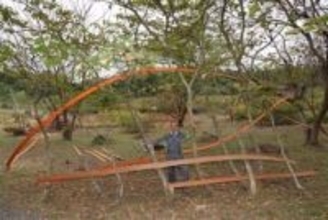 ［熊本県］自宅敷地で野外造形展　荒尾市の山本さん　廃品や廃材など素材に作品50点