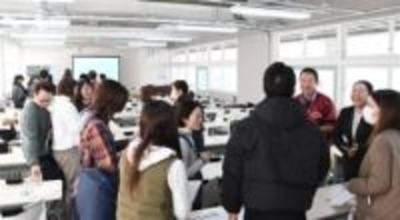 ［佐賀県］不登校減らす「学び合い」　「生徒同士が教え」テーマ　講話に教員ら参加　「1人にしないが原則」　中学教諭・貞包さん