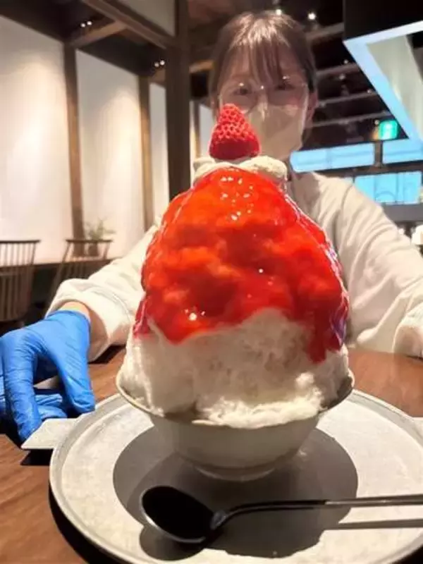 「百万ドルの夜景」と濃厚イチゴのかき氷〈映える港町　佐賀・呼子④〉