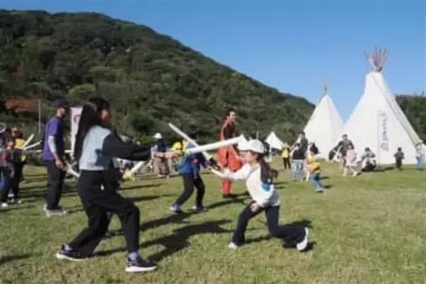 ［福岡県］アウトドア　家族ら満喫　西区「唐泊ヴィレッジ」でJAF催し