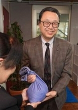 福岡・飯塚病院と飲食店2店が飯塚国際車いすテニス大会に寄付