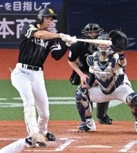 ソフトバンクホークス小久保采配が大当たり　昇格即先発の笹川同点打　代打中村晃が八回に決勝打