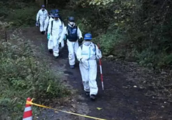 福岡・八女市星野村の小型機墜落　50メートル四方に焼損した胴体や翼