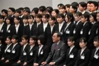 ［長崎県］「地域に豊かさを」十八親和銀入行式