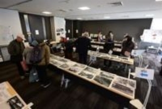 ［福岡県］「にしじん写真展」活況　西南学院大　懐かしの風景160点　2月23日まで