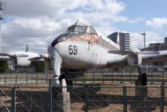 国内に2機のみ、福岡市・貝塚公園の飛行機が存続ピンチ　1950～70年代の小型旅客機、市が引き受け手を募集