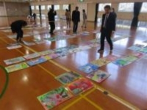 ［佐賀県］小中高生の129点を選出　西日本読書感想画　県審査会