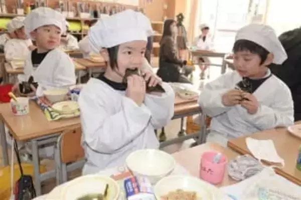 ［熊本県］長洲町の一番ノリ　子どもらに古里の味を　熊本北部漁協　町に寄贈