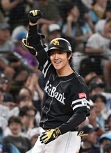 ソフトバンクホークスの〝切り札〟柳町が七回決勝三塁打　代打で今季6打数5安打6打点