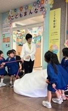 ［大分県］子ども中心の伴走型支援へ　市長と園児ら看板除幕　日田市「こども総合部」がスタート