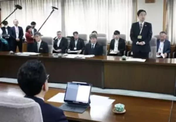 熊本都市圏の渋滞解消へ県・熊本市がトップ会談　交差点改良、全30カ所着手　「西環状」延伸効果も確認