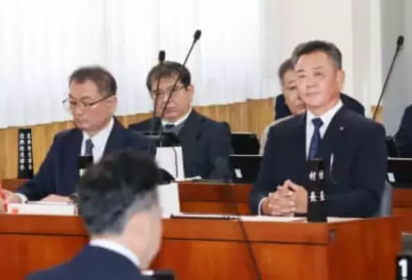 熊本・球磨村長の不信任可決　村有施設での賃金未払い、村有地を無償貸与など理由に