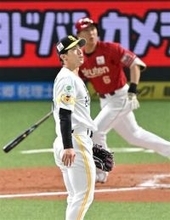 ソフトバンクホークスが継投裏目で連敗、2位楽天に0.5差　同点の八回に尾形が痛恨被弾