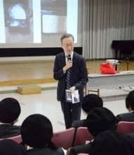 阪神大震災で2児失った男性、福岡海星女子学院高で講演「逝った人を思い対話重ねて」