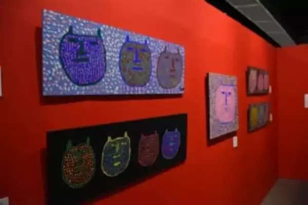 佐賀市で障害者アート展、「感性という本性」250点