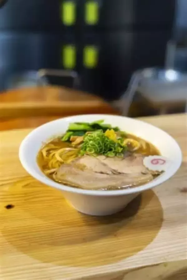 新しい故郷で新たな挑戦　【福岡県糸島市のらぁ麺庵　菘】