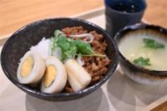 福岡市に魯肉飯専門店、台湾出身の35歳開業　伯母直伝の味に評判「恋しかった味だ」