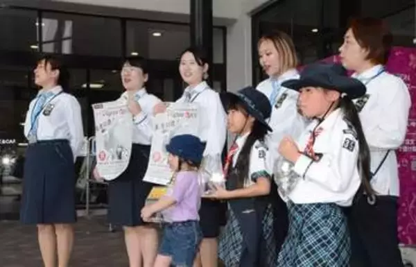 福岡・飯塚市のガールスカウトが募金活動　飯塚国際車いすテニス大会を支援