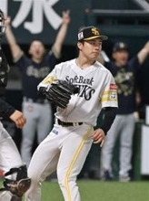 ソフトバンクホークス終盤に暗転、逆転負け　松本晴が八回に同点、九回決勝打許す