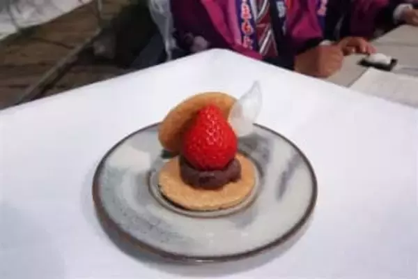 ［熊本県］イチゴ×どら焼き　味わって　玉名の「ゆうべに」10周年コラボ　16日から熊本市で販売
