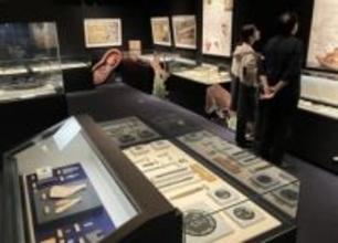 ［長崎県］人面石、ガラス製とんぼ玉、漆模様の木製品…　国重文の実物134点公開　「原の辻遺跡」国特別史跡指定25周年展　壱岐・一支国博物館　弥生時代の人骨も