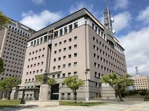 鹿児島市の公園で個室トイレ使用中の女性がスマホ向けられる　天文館周辺で盗撮事案　ドア下部から撮影か
