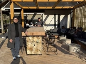 佐賀・伊万里の44歳絵師が窯元買収　大川内山地区で社長就任「工芸産地の新しいM＆A目指す」