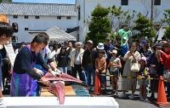 ［長崎県］魚と酒で大にぎわい　平戸市志々伎　漁協が直売　老舗酒造で試飲も