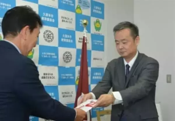 福岡・久留米市の若菜さんが高島野十郎展の招待券寄贈　市内の全小中学生に