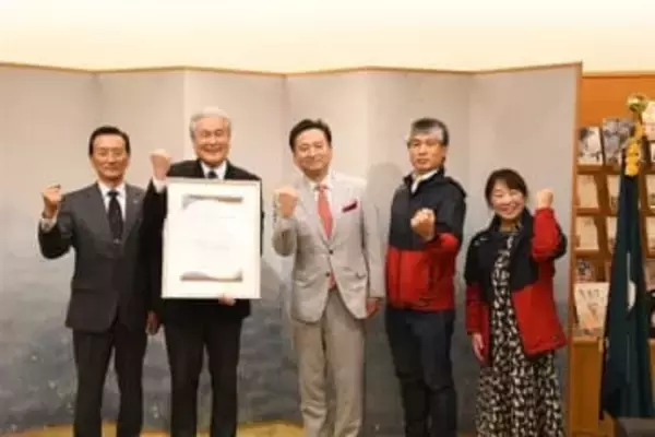 バルーンフェスタの「クールジャパンアワード」受賞を佐賀県知事に報告