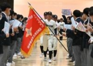 ［長崎県］長崎日大「誇り胸に」　センバツへ健闘誓う　壮行会、全校生徒から激励