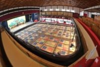 1931年開館「嘉穂劇場」で特別見学会　“犬にやります”食堂の注意書きに関心