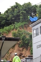 ［長崎県］佐世保で裏山崩落　県内各地大雨、警戒続く
