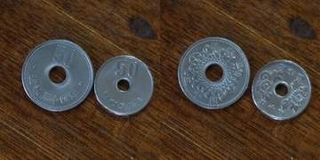 500円玉だと思って取り出したら⇒ なんだこれは…〝見たことのない〟日本硬貨に驚き「磁石につく」「初めて見た」