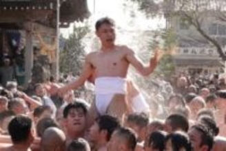 ［熊本県］「的ばかい」男衆勇壮に　長洲町・四王子神社