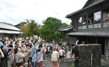 長崎・波佐見町の「西の原」オープン20年　建物や個性光る雑貨、観光客増　記念イベント10月12日まで
