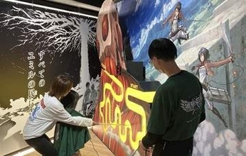 「進撃の巨人カフェ」うなじを切り裂けるか？　ミニゲーム登場、大分・日田市
