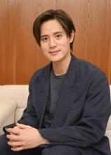 人生は分からないことだらけ　翻訳劇「飛び立つ前に」出演の岡本圭人さんに聞く