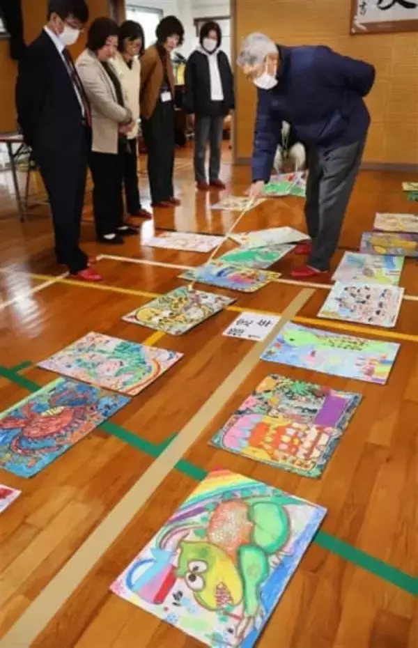 長崎県内から66点が最終審査へ　西日本読書感想画コン小学校の部