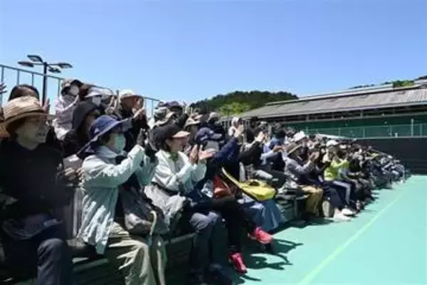 小田凱人選手らの世界レベルに大興奮　飯塚国際車いすテニス大会、週末に大勢のファンが声援