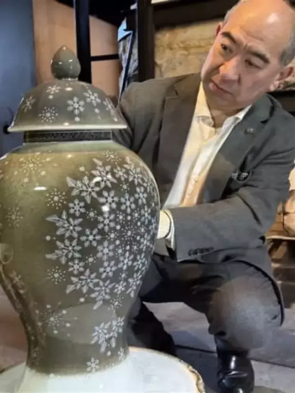 「自然との共存が仕事」　佐賀・有田町　今右衛門窯で初窯出し