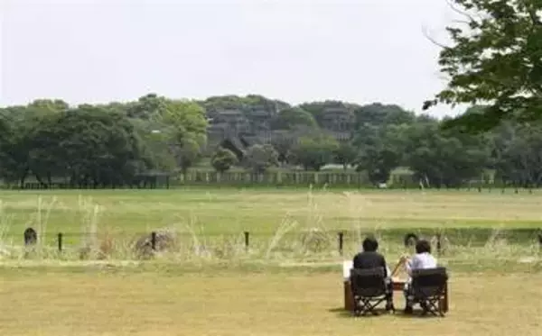 “弥生の風”日帰りでも満喫　「スノーピークグラウンズ吉野ヶ里」　図書館、図鑑作り…キャンプ以外も多彩