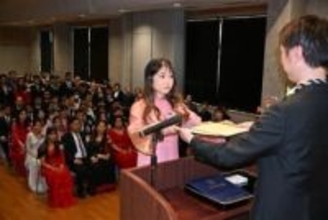 ［佐賀県］留学生ら旅立ちの春　外語観光専門学校で卒業式　鳥栖市