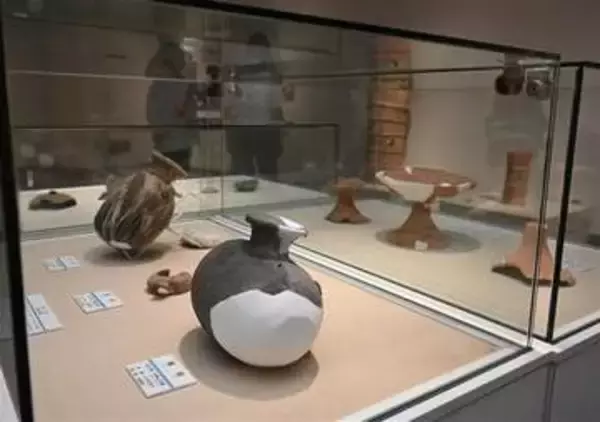 福岡・桂川の王塚装飾古墳館、1年4カ月ぶり再開　火災の影響で休館　初公開20点そろえ9月23日まで企画展