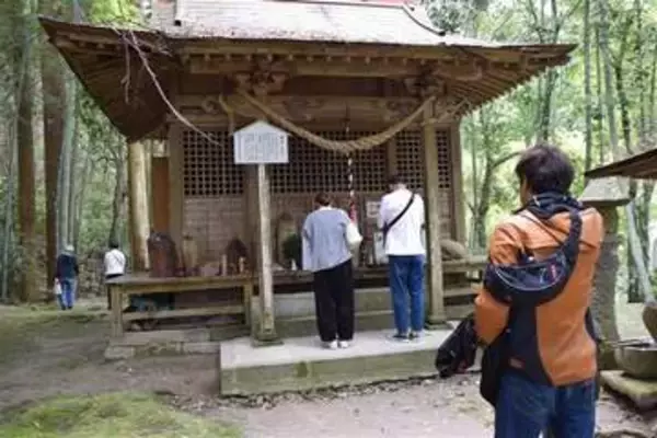 子宝、商売繁盛願い「きのうさま祭り」　大分・日田市内河町